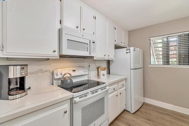 Image 8 of 31 For 39139 Argonaut Way  111
