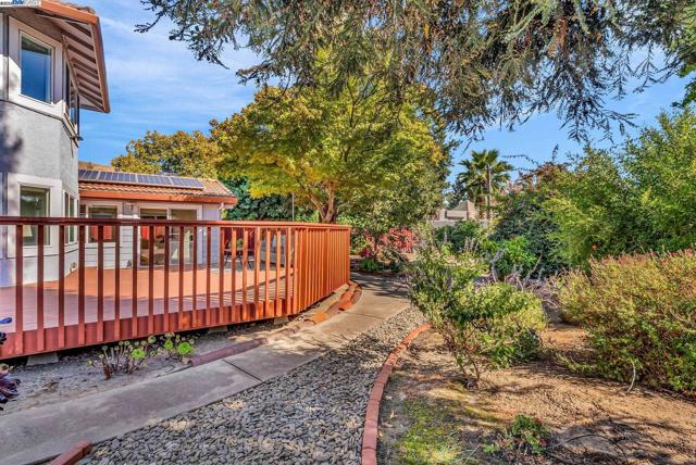 39478 Zacate Ave, Fremont CA: https://media.crmls.org/mediaz/8439d54d-c910-4240-83b1-e008494441d5.jpg