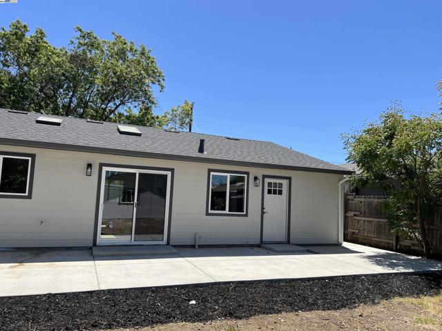 2559 Lynn Ave, Concord CA: https://media.crmls.org/mediaz/843add8e-59d4-4f9b-bfc7-5878ac7b3bd4.jpg