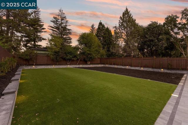 720 Laurel Dr, Walnut Creek CA: https://media.crmls.org/mediaz/843b34ba-cc08-43c5-b981-a9e606e9f406.jpg