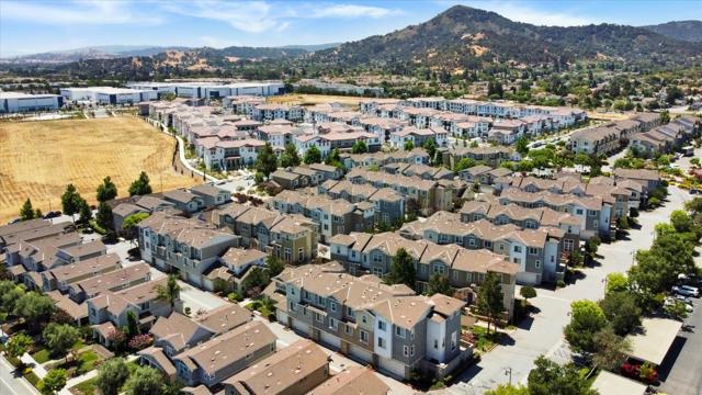 18437 Opal Lane, Morgan Hill CA: https://media.crmls.org/mediaz/843b95ee-5d42-4228-8819-919cdcc3cd55.jpg