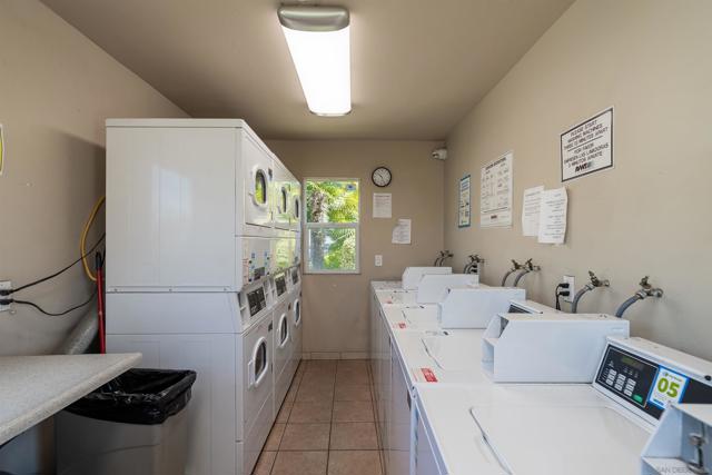1386 E Madison Ave, El Cajon CA: https://media.crmls.org/mediaz/843ba8b6-9d0f-4ecc-b472-f55000d46977.jpg