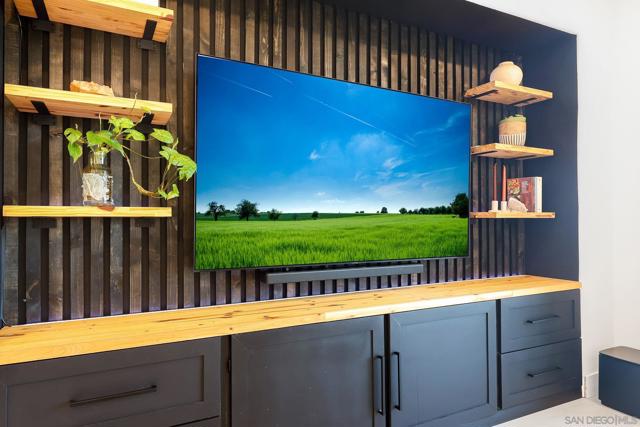 6861 Secano St, San Diego CA: https://media.crmls.org/mediaz/843bafaa-f7a4-43bc-ae58-34a779b2f439.jpg