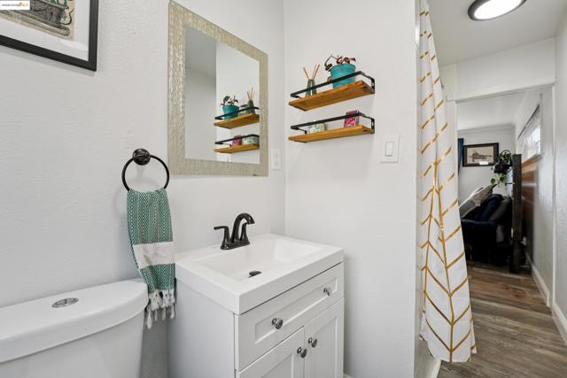 17324 Ehle St, Castro Valley CA: https://media.crmls.org/mediaz/843c8048-eb05-4fee-866c-2cc821616739.jpg