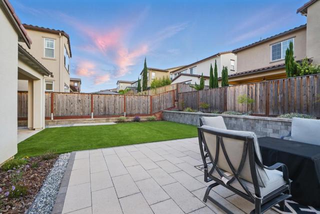 7081 Kirigin Way, Gilroy CA: https://media.crmls.org/mediaz/843ca302-d54d-4e30-b19c-7fd64a2c878f.jpg