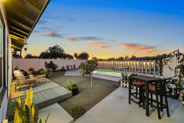 2702 Ridge View Dr, San Diego CA: https://media.crmls.org/mediaz/843cd502-e50d-4d20-b9e6-e35b987c2fda.jpg