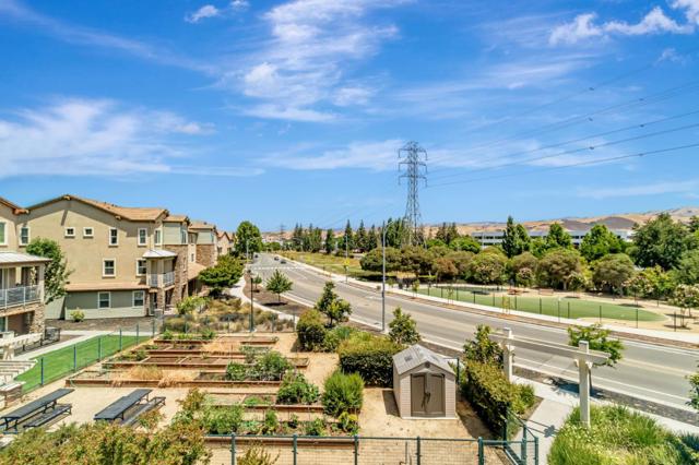 6215 White Moonstone Court, San Jose CA: https://media.crmls.org/mediaz/843d4284-bc0e-4f0d-9cb2-806b0f51e283.jpg