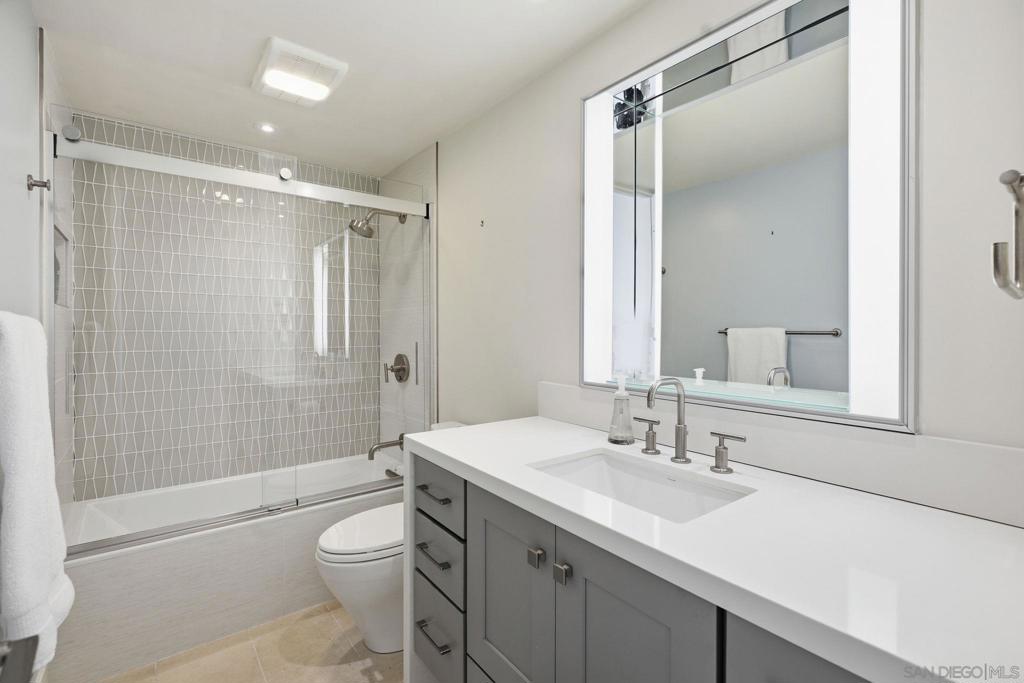 2500 Torrey Pines Rd - photo 19