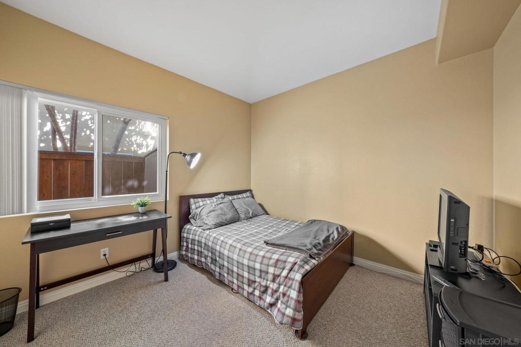 MLS #250034947SD img 18