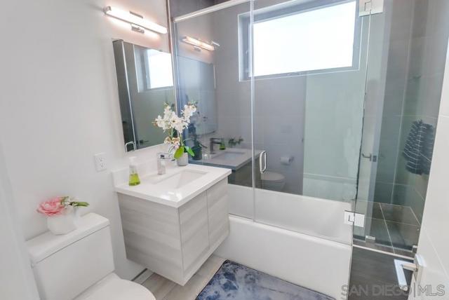 140 Imperial Beach Blvd, Imperial Beach CA: https://media.crmls.org/mediaz/843db0a0-e7fd-48fb-a4c0-5804aa013874.jpg