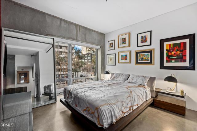 645 W 9th Street, Los Angeles CA: https://media.crmls.org/mediaz/843e9e16-83c6-4ddd-b75b-78d77589dac6.jpg