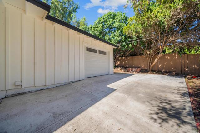 Detail Gallery Image 3 of 37 For 4397 Cartagena Dr, San Diego,  CA 92115 - 4 Beds | 2 Baths