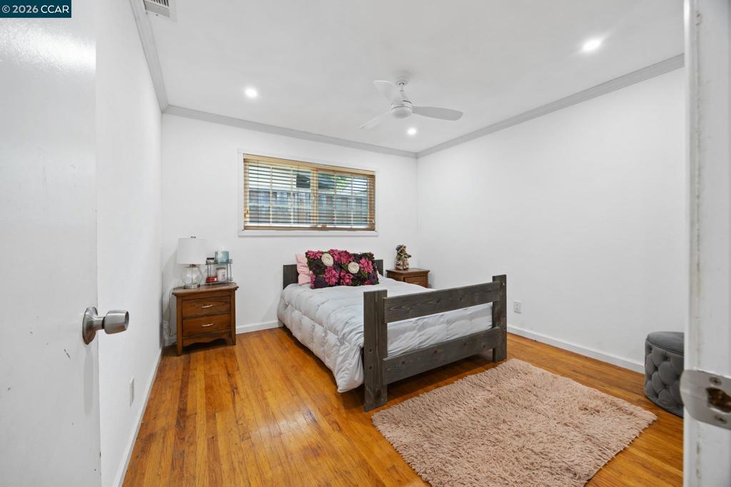 https://media.crmls.org/mediaz/843f337e-bda5-4e97-a184-e2f85c8825fa.jpg?preset=X-Large