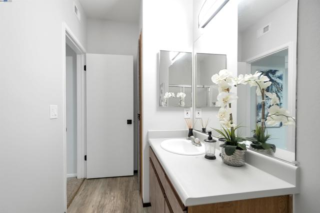 25850 Kay Ave, Hayward CA: https://media.crmls.org/mediaz/843f6bd3-cde8-48ea-819c-d5737306ef74.jpg