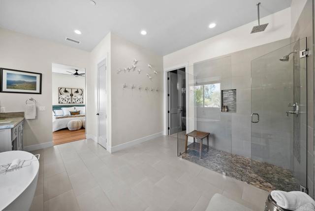13495 Del Poniente Road, Poway CA: https://media.crmls.org/mediaz/843f6f04-e636-4976-a209-ebf5a2f6820f.jpg