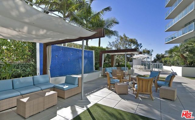 13700 Marina Pointe Drive, Marina del Rey CA: https://media.crmls.org/mediaz/843f7819-1b8c-4c7a-88e9-eb6f35e333be.jpg