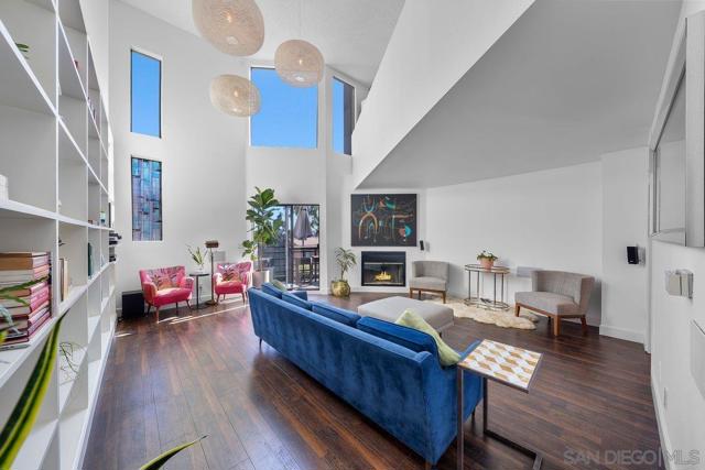 1830 N Alvarado St, Los Angeles CA: https://media.crmls.org/mediaz/843f8942-2b3d-4a8a-a860-2123f6beea08.jpg
