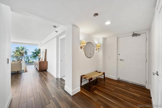 1810 Avenida Del Mundo, Coronado CA: https://media.crmls.org/mediaz/84400c33-fec5-4f07-b8a4-794c5605964c.jpg