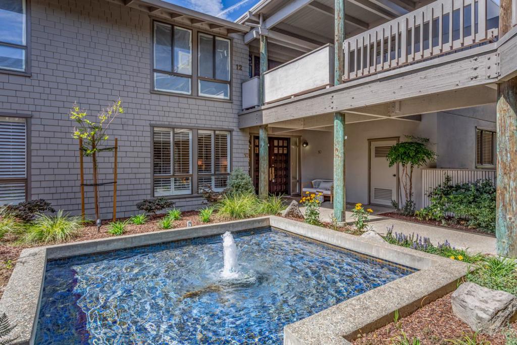 10 Mansion Court #713