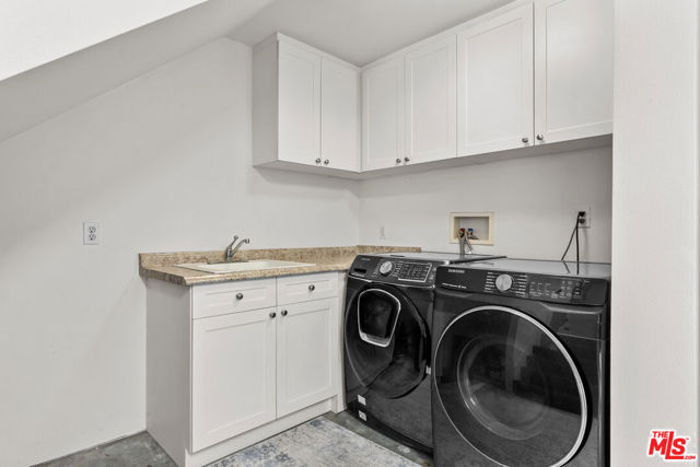 5350 Playa Vista Drive, Playa Vista CA: https://media.crmls.org/mediaz/84424ce4-7ceb-41d3-b39f-595daabaa171.jpg