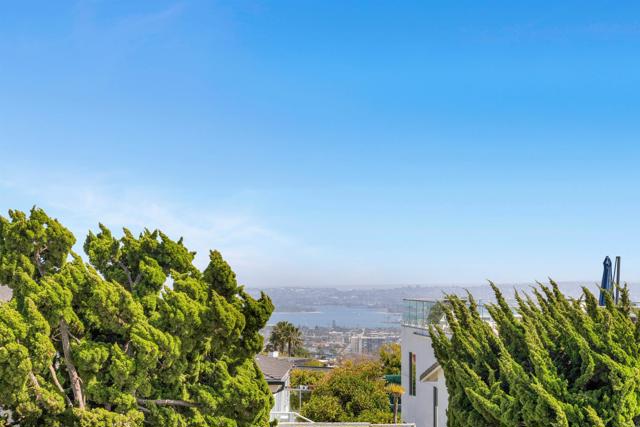 5918 Germaine Lane, La Jolla CA: https://media.crmls.org/mediaz/8442934f-8872-4887-a2b0-911b0879c1f0.jpg