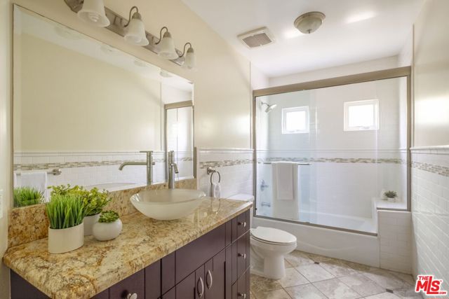 11925 Charnock Road, Los Angeles CA: https://media.crmls.org/mediaz/8443f77c-a491-4a6f-91d0-9335b1d7766f.jpg