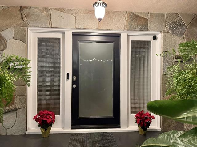 2602 N Louise, Santa Ana CA: https://media.crmls.org/mediaz/844411ee-7cbe-4ced-bcca-d29a61559260.jpg