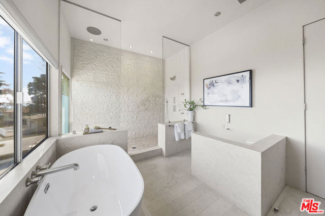 3625 Lowry Road, Los Angeles CA: https://media.crmls.org/mediaz/84454d13-c205-4bb3-81cb-87e76e3b397e.jpg