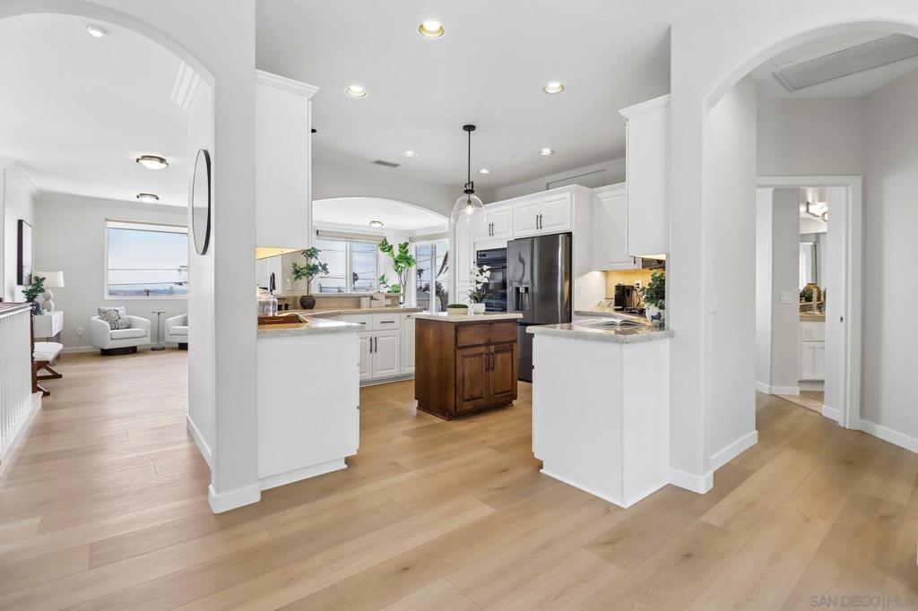 2410 Geranium St - photo 12