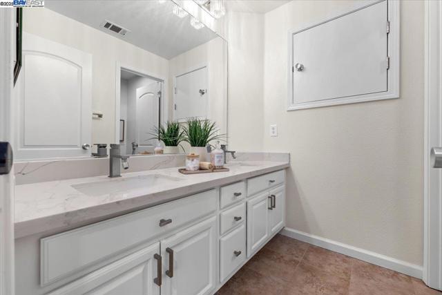 4775 Mahogany St, Dublin CA: https://media.crmls.org/mediaz/84482473-d116-411c-8ef3-b9795bc614f2.jpg