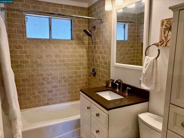 2036 Helen Road, Pleasant Hill CA: https://media.crmls.org/mediaz/8448f56d-a963-431d-be90-0fab28084cdf.jpg