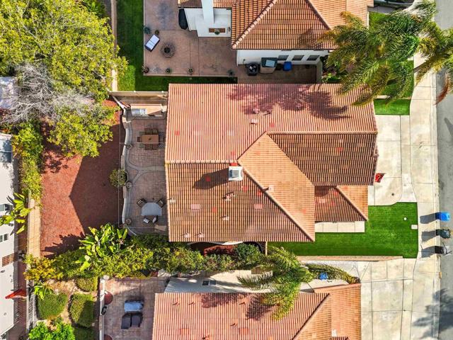 1029 Vista Oak Place, Chula Vista CA: https://media.crmls.org/mediaz/8448ff3a-dc0d-4eac-9197-3027794dab86.jpg