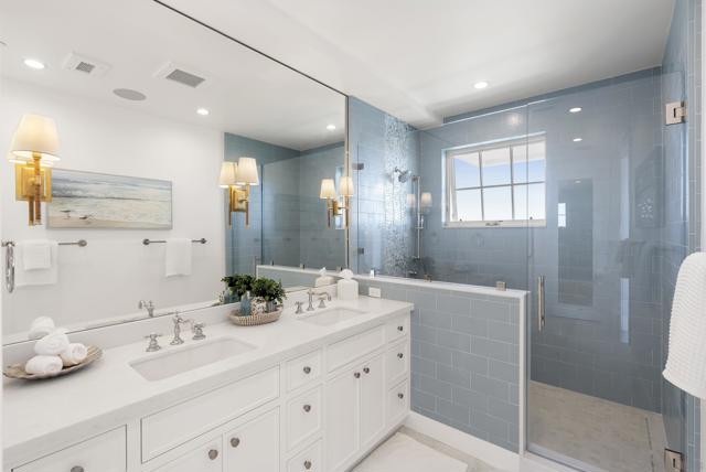 1059 Ocean Blvd, Coronado CA: https://media.crmls.org/mediaz/84490cd0-a7cd-4b6c-9653-31bc08de6f2a.jpg