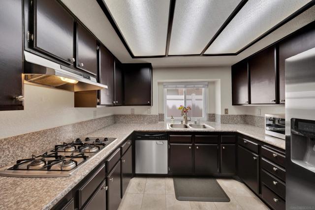 632 Paseo Rio, Vista CA: https://media.crmls.org/mediaz/84492b35-19e9-40e4-b646-ce6fc95205dc.jpg