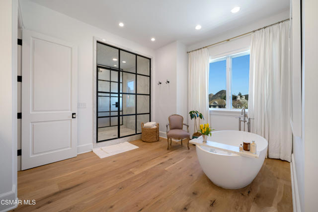 2160 Marshbrook Road, Thousand Oaks CA: https://media.crmls.org/mediaz/84496749-99ac-4a45-a79c-96e1e8531374.jpg