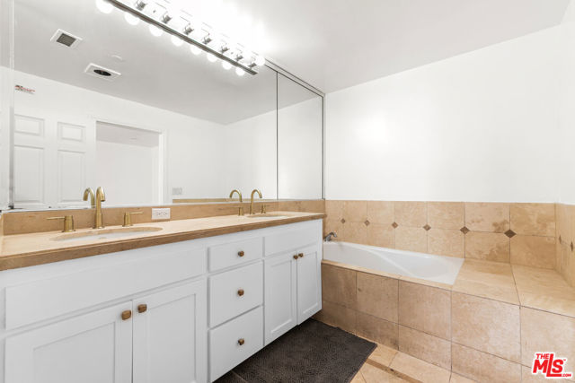 1020 Hilldale Avenue, West Hollywood CA: https://media.crmls.org/mediaz/8449926f-4cfc-403a-869b-9b58c795fc9a.jpg