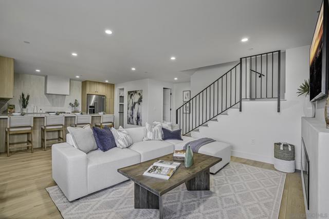 Image 4 of 14 For 2126 San Clemente St