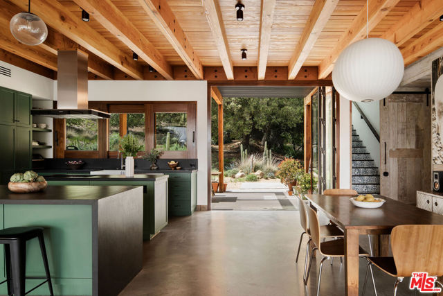 22575 Monte Vista Drive, Topanga CA: https://media.crmls.org/mediaz/844a0a8d-88fb-45c8-8f3b-1c47054fee04.jpg
