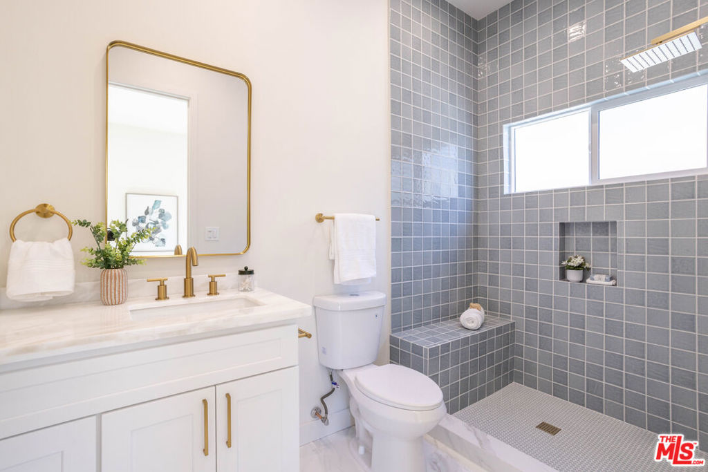 824 N Lima StreetBurbank image #32