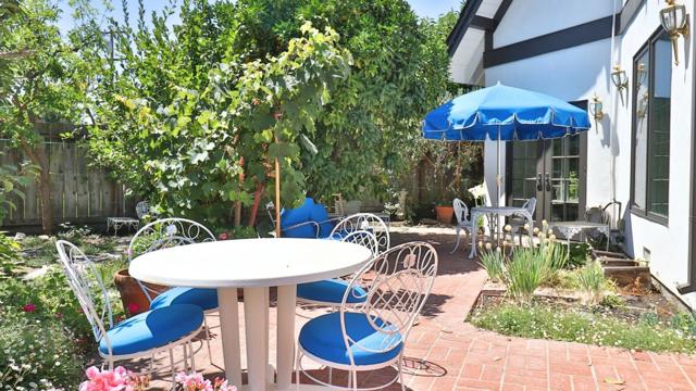 200 Iris Way, Palo Alto CA: https://media.crmls.org/mediaz/844a20de-ea9a-4642-bc18-b6456887c93b.jpg