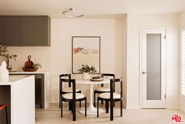 970 Palm Avenue, West Hollywood CA: https://media.crmls.org/mediaz/844b1ba1-d2b1-42a7-951e-87389670f2a1.jpg