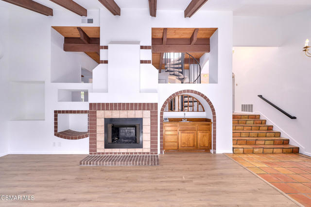 751 Wildwood Avenue, Thousand Oaks CA: https://media.crmls.org/mediaz/844b5e68-6a1e-4b88-8c1c-99e1559981b1.jpg