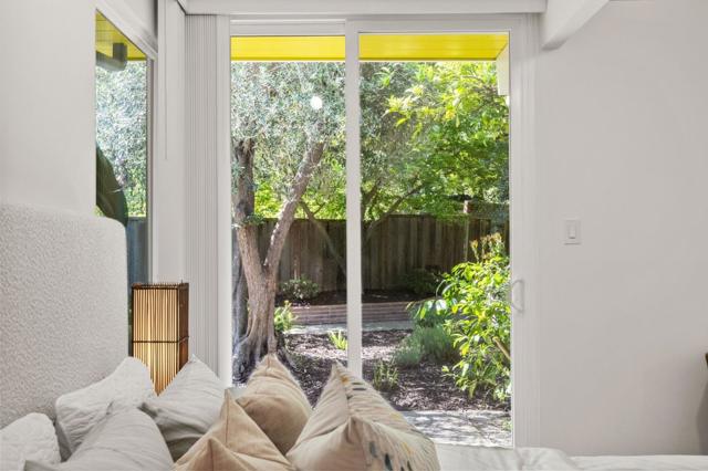 3310 Kenneth Drive, Palo Alto CA: https://media.crmls.org/mediaz/844b8f29-c9b1-4192-acea-e03a6d1fa8ce.jpg