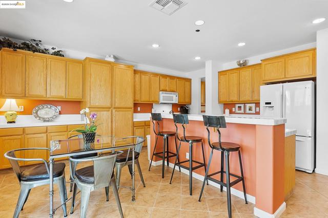 907 Snapdragon Way, Brentwood CA: https://media.crmls.org/mediaz/844bdd61-4cca-43c7-8d5c-fea50e8d54a6.jpg