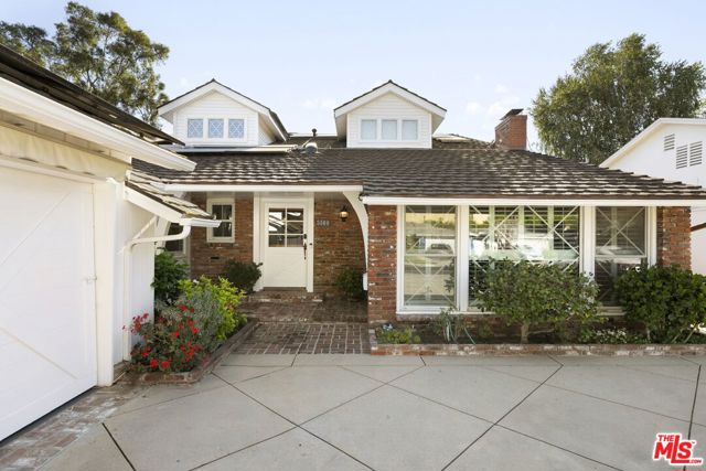 5509 Saloma Avenue photo 3