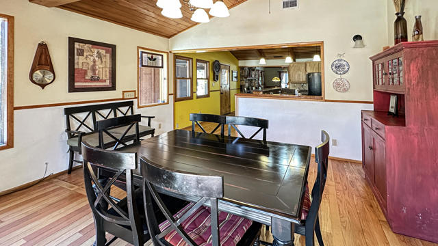 26748 Mcmahan, Idyllwild CA: https://media.crmls.org/mediaz/844d17e5-3bf9-4485-837d-b1aefd58c12a.jpg