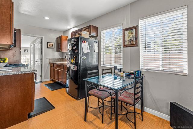 1215 N Broadway, Escondido CA: https://media.crmls.org/mediaz/844d8fe4-267e-499f-a137-15bb21f73968.jpg