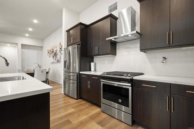 Detail Gallery Image 13 of 50 For 2049 Bravo Loop #6,  Chula Vista,  CA 91915 - 3 Beds | 3 Baths