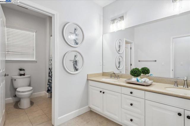 4875 Thorndike Ln, Dublin CA: https://media.crmls.org/mediaz/844e7803-a0e7-4dc8-a7ea-d78b6a601f88.jpg