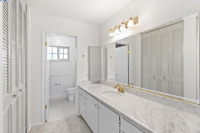 1927 Foxswallow Cir, Pleasanton CA: https://media.crmls.org/mediaz/844e7ccf-0a37-443f-bce8-fca8e6c365eb.jpg